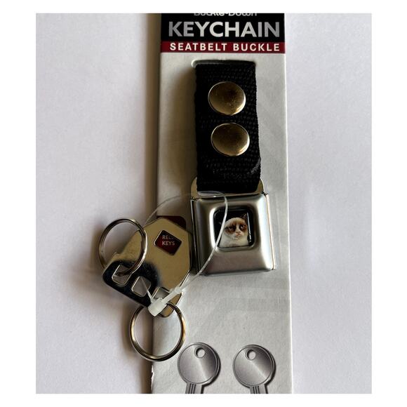 Angry Cat Buckle-Down Seat Belt Release Keychain - Picture 7 of 9